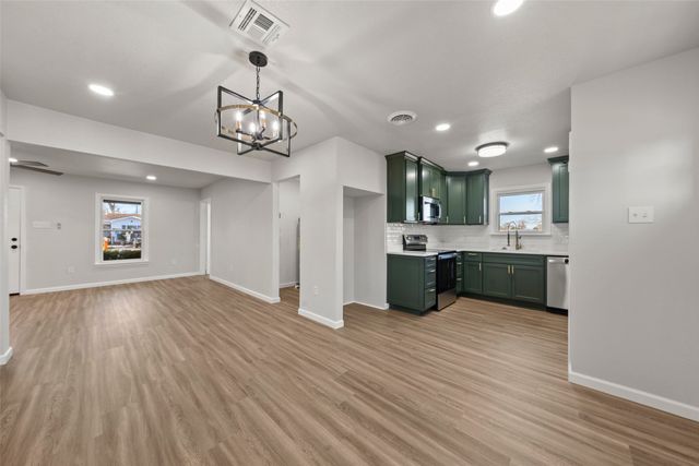 2400 S 26th Street, Waco, TX 76706