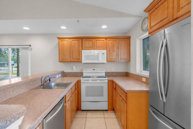 545 WAYNE AVENUE, New Smyrna Beach, FL 32168