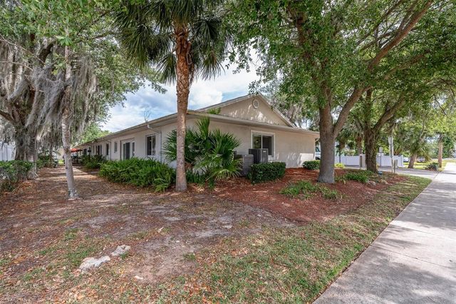 545 WAYNE AVENUE, New Smyrna Beach, FL 32168