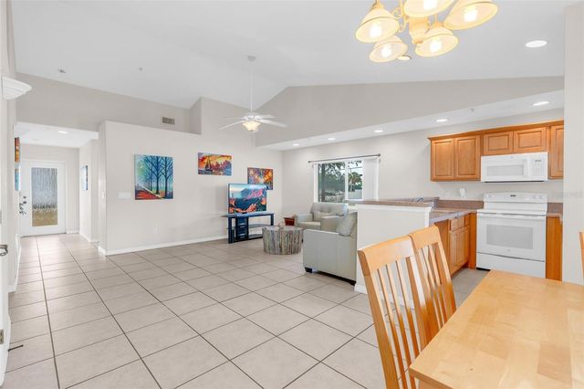 545 WAYNE AVENUE, New Smyrna Beach, FL 32168