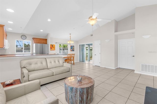 545 WAYNE AVENUE, New Smyrna Beach, FL 32168