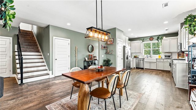 2763 N Chapel Drive, Fayetteville, AR 72704