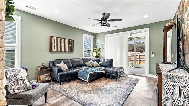 2763 N Chapel Drive, Fayetteville, AR 72704