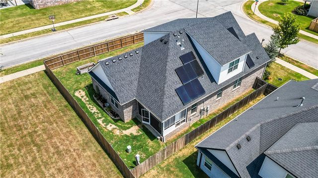 2763 N Chapel Drive, Fayetteville, AR 72704
