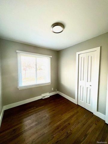 3912 Coolidge Hwy, Royal Oak, MI 48073