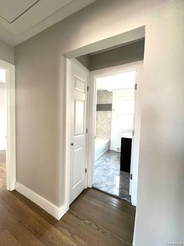 3912 Coolidge Hwy, Royal Oak, MI 48073