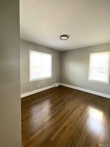 3912 Coolidge Hwy, Royal Oak, MI 48073