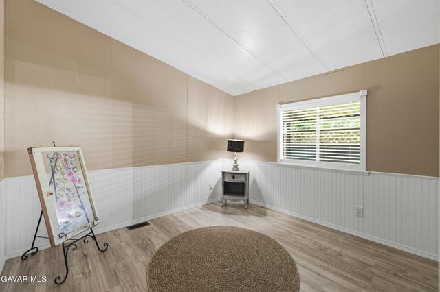 45465 E 25th Street # 11, Lancaster, CA 93535