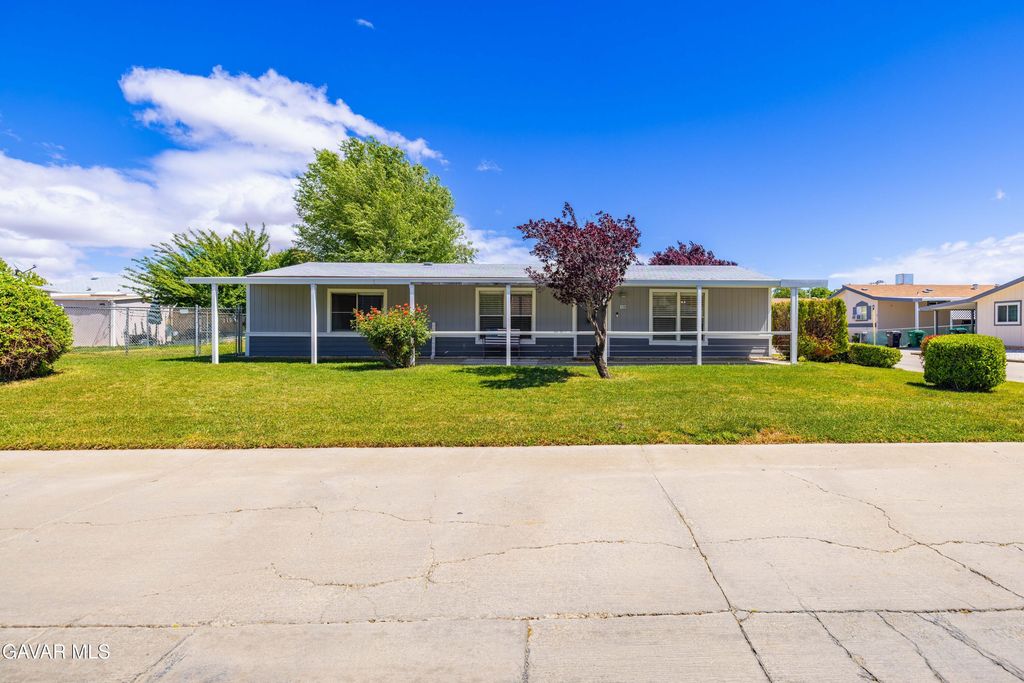 45465 E 25th Street # 11, Lancaster, CA 93535