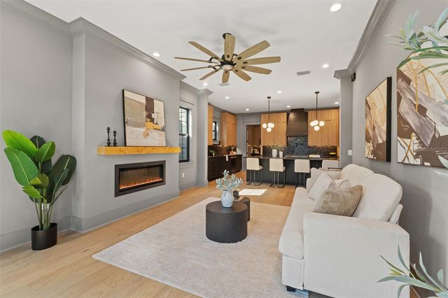 807 W PARK AVENUE, Tampa, FL 33602