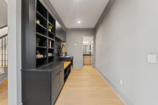 807 W PARK AVENUE, Tampa, FL 33602