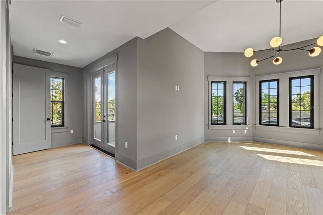 807 W PARK AVENUE, Tampa, FL 33602