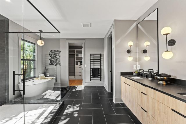 807 W PARK AVENUE, Tampa, FL 33602