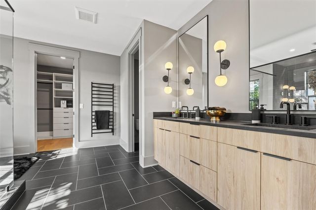 807 W PARK AVENUE, Tampa, FL 33602