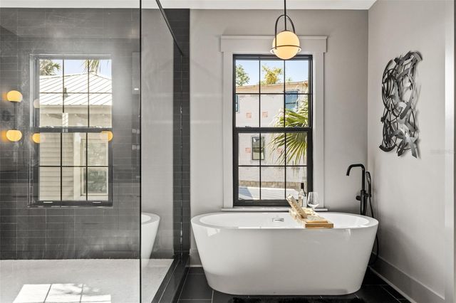 807 W PARK AVENUE, Tampa, FL 33602