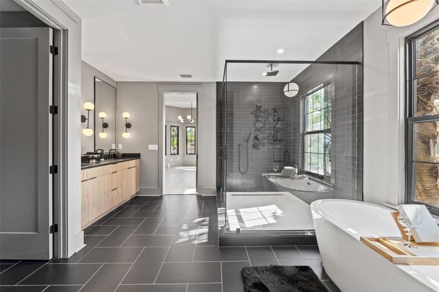 807 W PARK AVENUE, Tampa, FL 33602