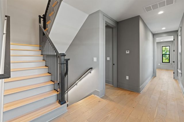 807 W PARK AVENUE, Tampa, FL 33602