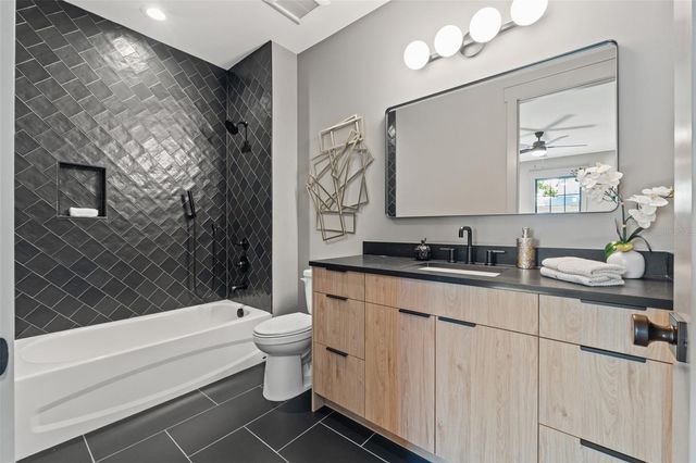 807 W PARK AVENUE, Tampa, FL 33602