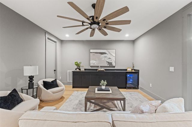 807 W PARK AVENUE, Tampa, FL 33602