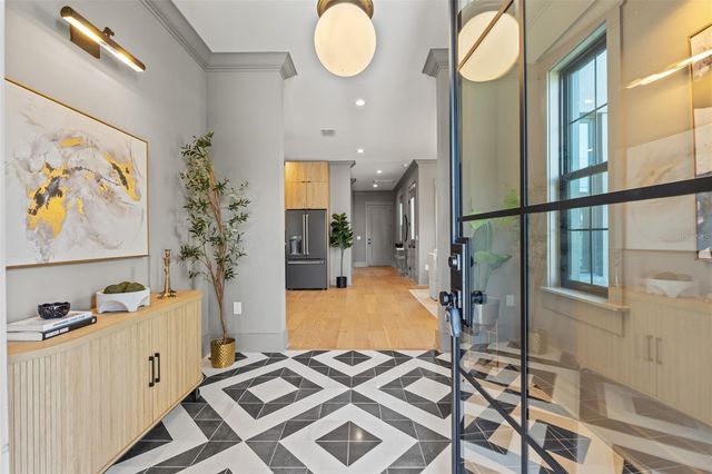 807 W PARK AVENUE, Tampa, FL 33602