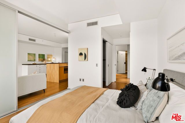 1155 S Grand Avenue 403, Los Angeles, CA 90015