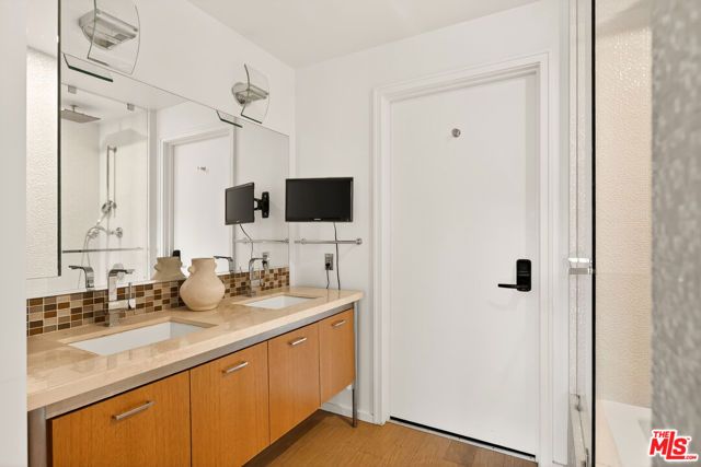 1155 S Grand Avenue 403, Los Angeles, CA 90015