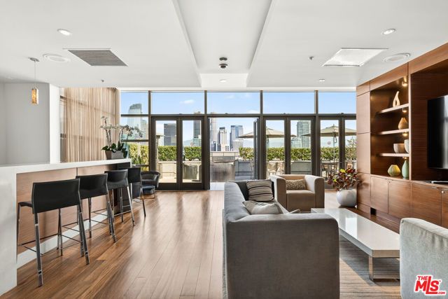 1155 S Grand Avenue 403, Los Angeles, CA 90015