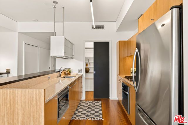 1155 S Grand Avenue 403, Los Angeles, CA 90015