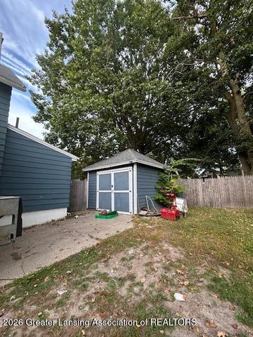 1530 New York Avenue, Lansing, MI 48906