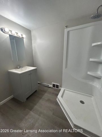 1530 New York Avenue, Lansing, MI 48906