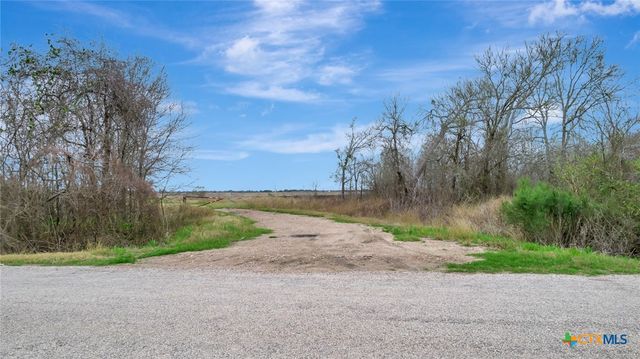 000 Refugio Highway, Victoria, TX 77905