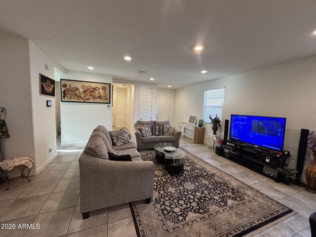 9409 W ATLANTIS Way, Tolleson, AZ 85353