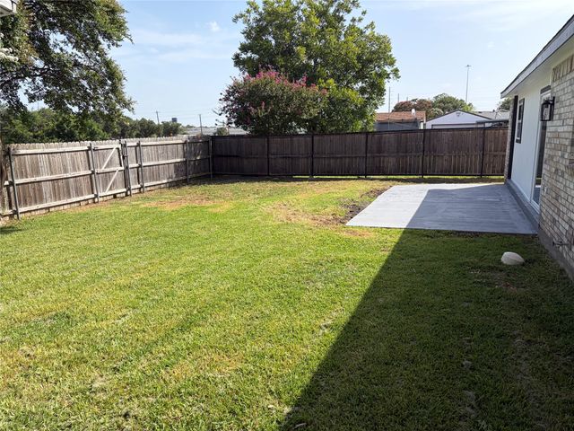 1006 Heritage Drive, Garland, TX 75043