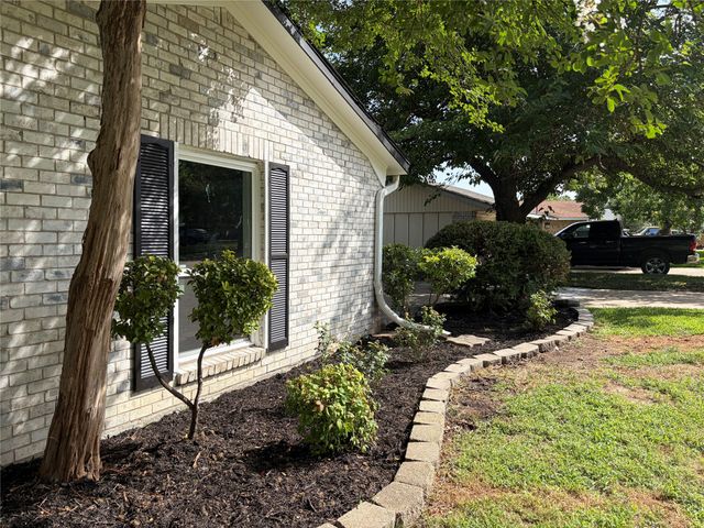 1006 Heritage Drive, Garland, TX 75043