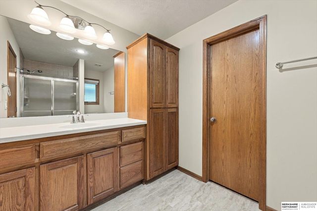 16228 Heather Street, Omaha, NE 68136