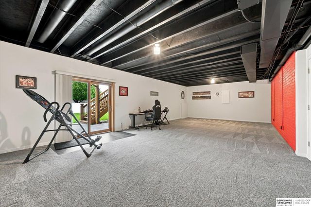 16228 Heather Street, Omaha, NE 68136