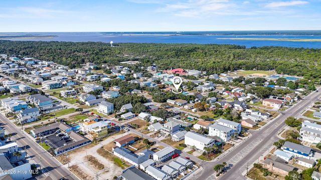 134 S Fourth Avenue, Kure Beach, NC 28449