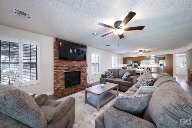4304 Milo Avenue, Bakersfield, CA 93313