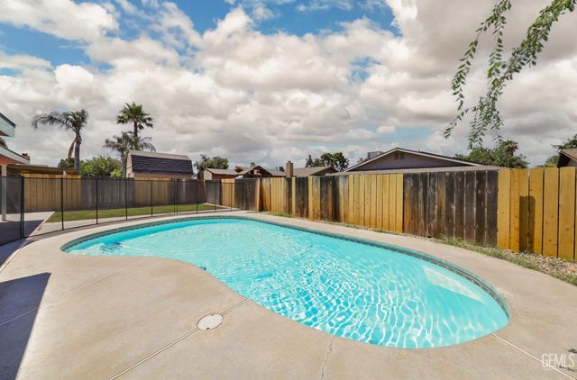 4304 Milo Avenue, Bakersfield, CA 93313