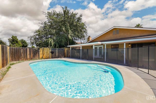 4304 Milo Avenue, Bakersfield, CA 93313