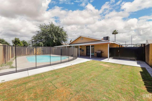 4304 Milo Avenue, Bakersfield, CA 93313