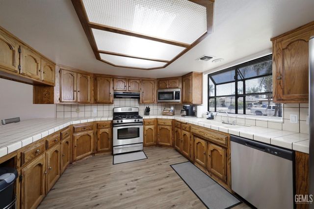 4304 Milo Avenue, Bakersfield, CA 93313