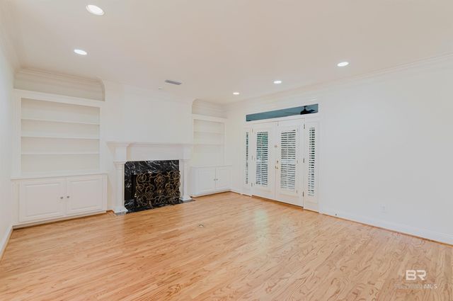 8899 North Court, Daphne, AL 36527