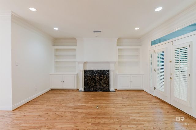 8899 North Court, Daphne, AL 36527