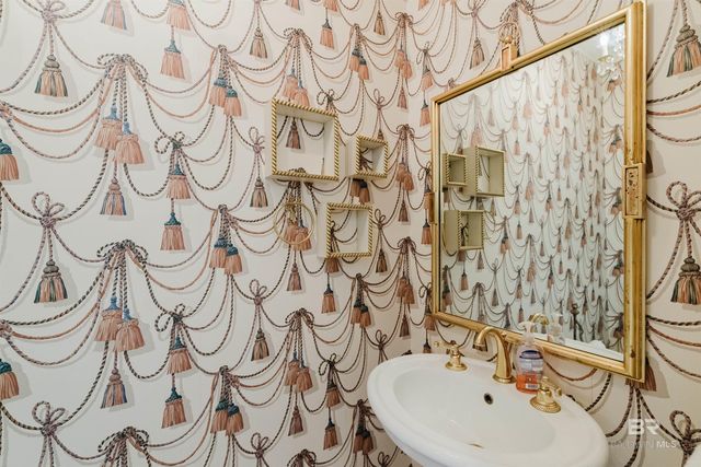 8899 North Court, Daphne, AL 36527