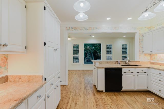 8899 North Court, Daphne, AL 36527