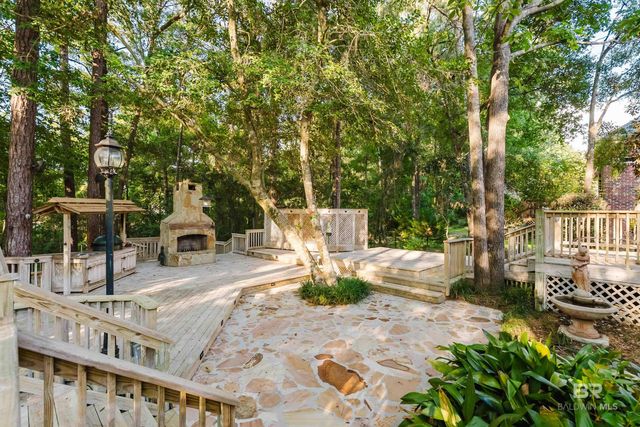 8899 North Court, Daphne, AL 36527