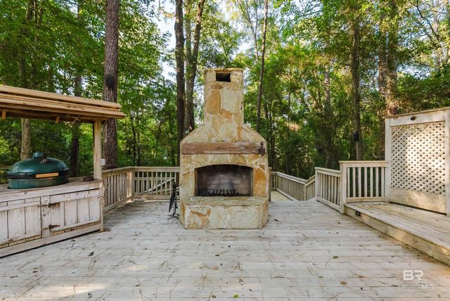 8899 North Court, Daphne, AL 36527