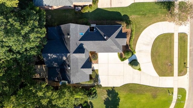 8899 North Court, Daphne, AL 36527