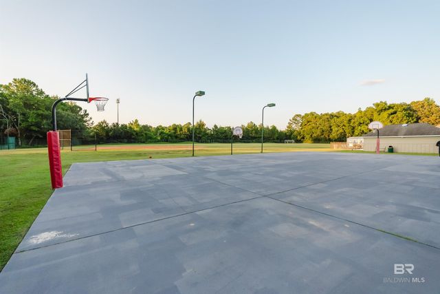 8899 North Court, Daphne, AL 36527